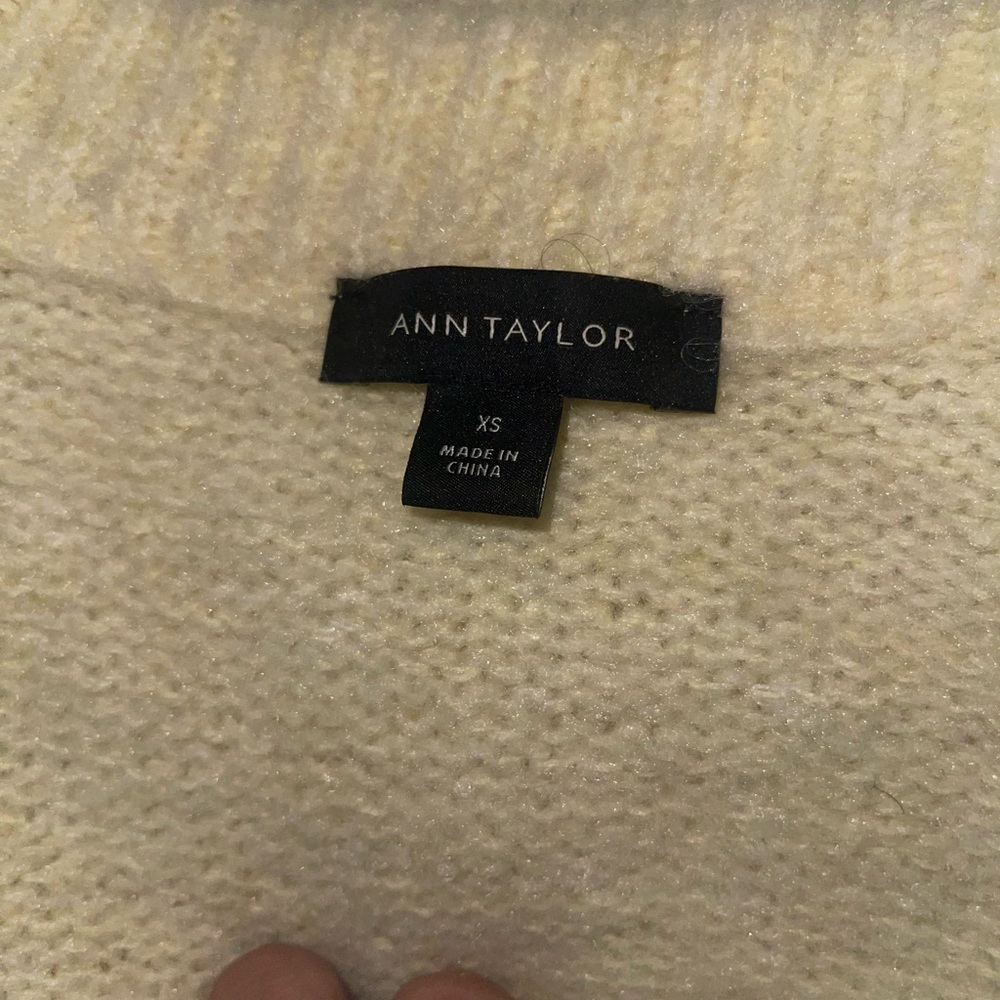 Ann Taylor Canary Yellow Knit Sweater – Women’s XS Soft Cozy Minimalist Classic - Picture 3 of 3